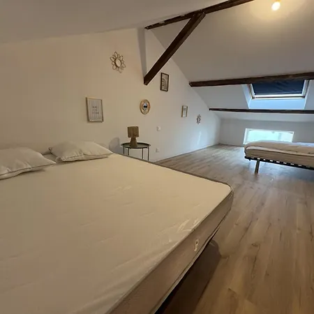 Loni Experiences Moderne Emplacement Ideal Апартаменты Шаллан